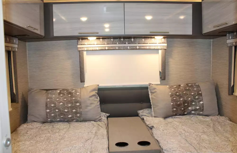 2023 Thor Vegas 24.1 - Image 23