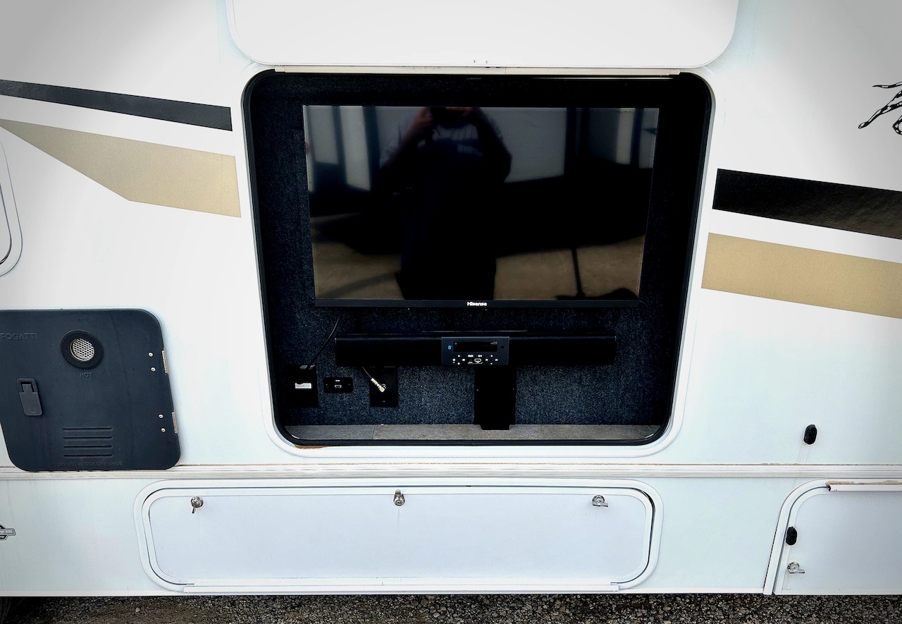 2024 Coachmen Freelander 31MB - Image 17