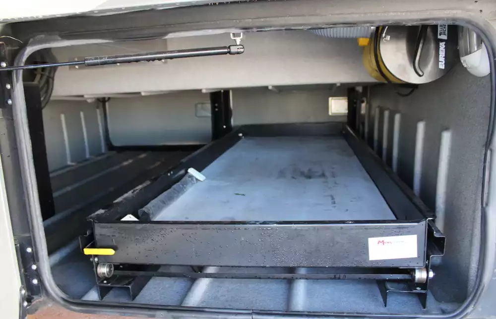 2013 Monaco Knight 40DFT - Image 23