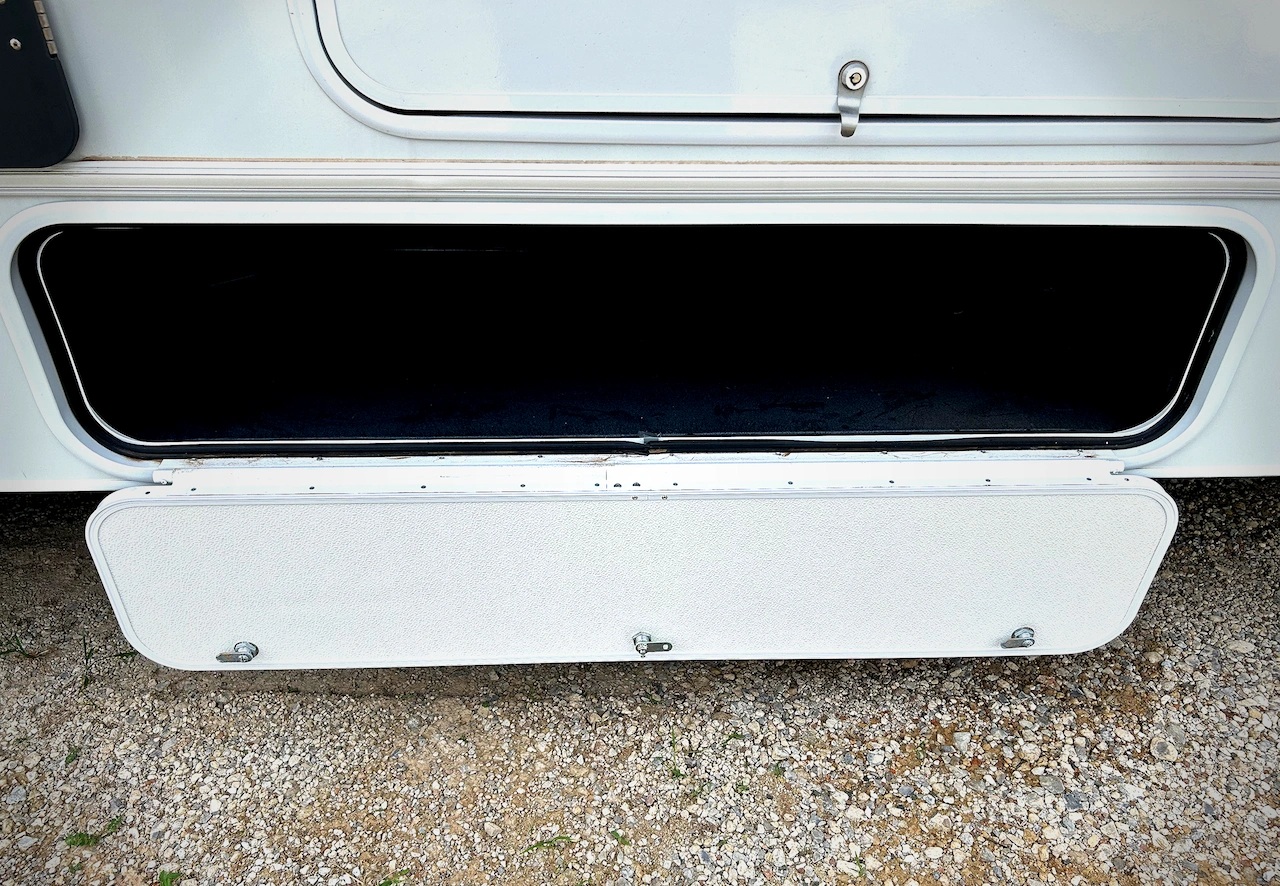 2024 Coachmen Freelander 31MB - Image 18