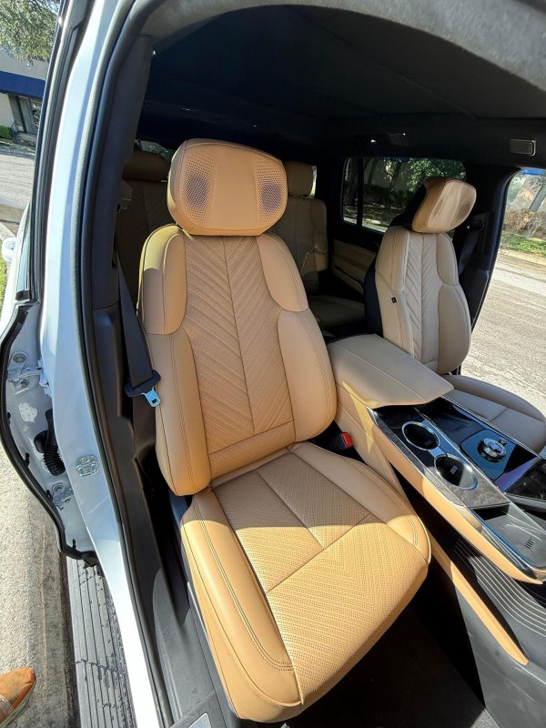2025 Cadillac Escalade IQ Sport 2 - Image 29
