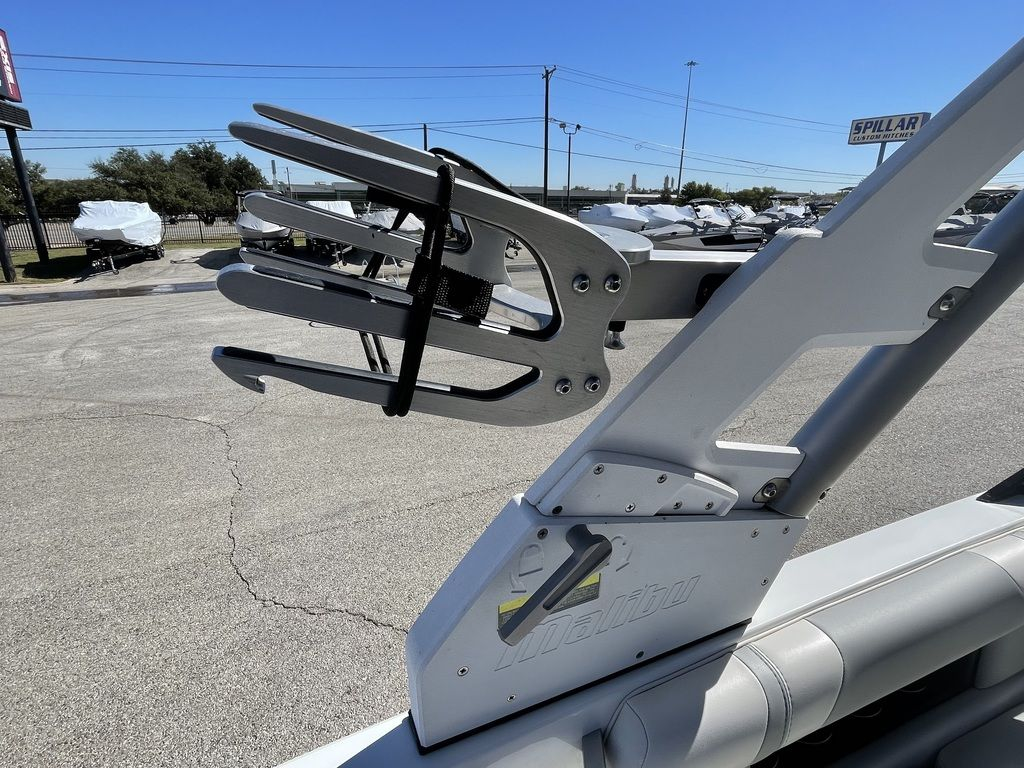 2019 Malibu Boats 21 VLX - Image 24