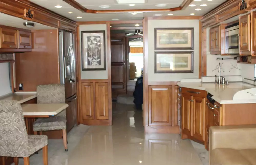 2013 Tiffin Phaeton 36GH - Image 20