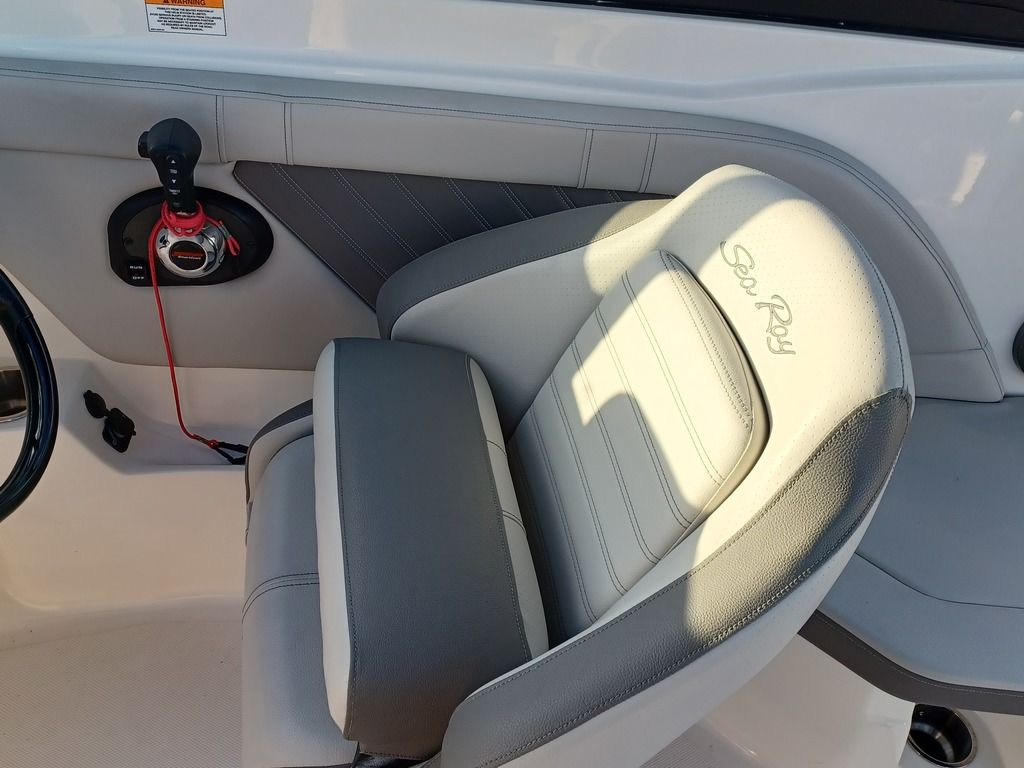 2020 Sea Ray SLX 230 - Image 8