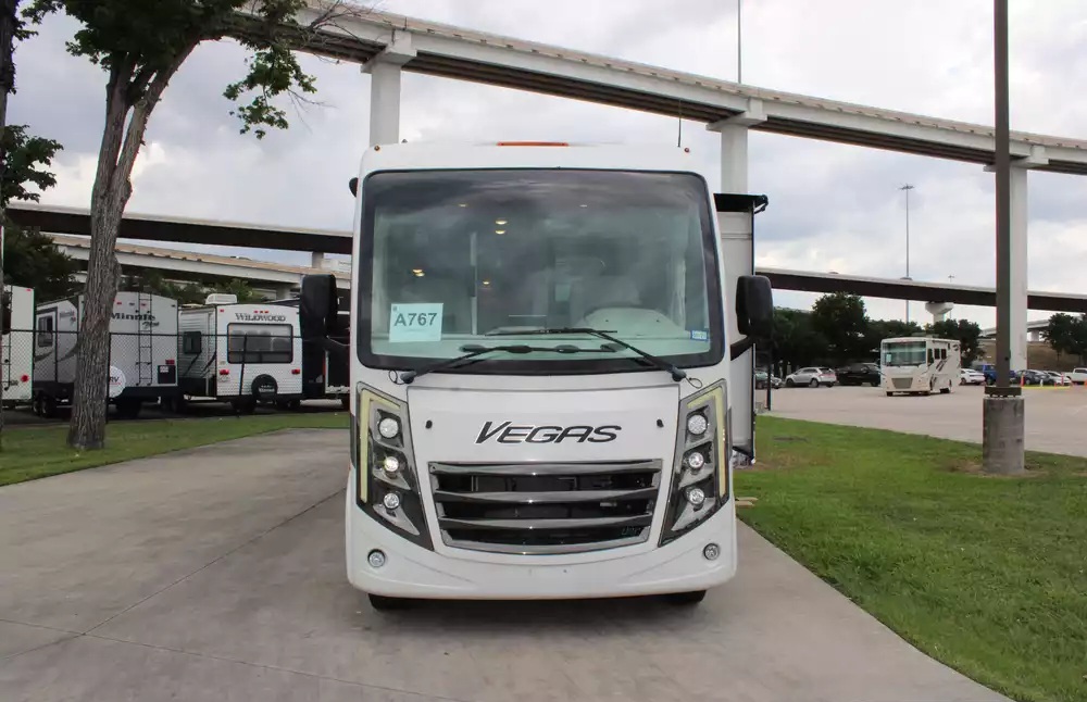 2023 Thor Vegas 24.1 - Image 3