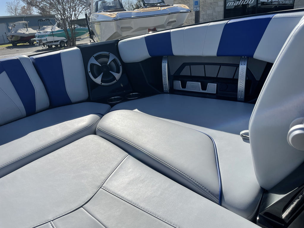 2020 Malibu Boats 23 MXZ - Image 29