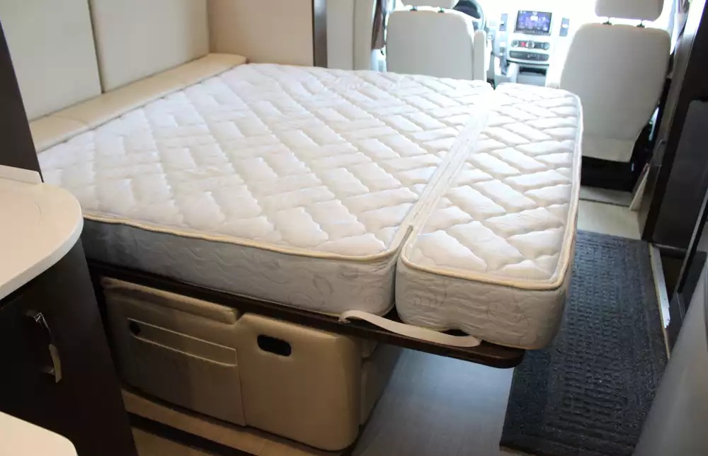 2017 Leisure Travel Unity Series U24MB - Image 29