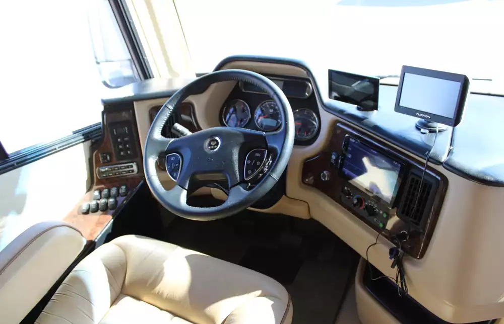 2013 Monaco Knight 40DFT - Image 28