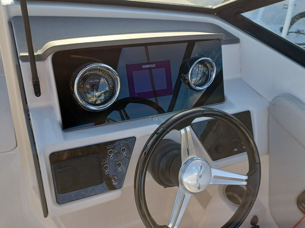 2020 Sea Ray SLX 230 - Image 11