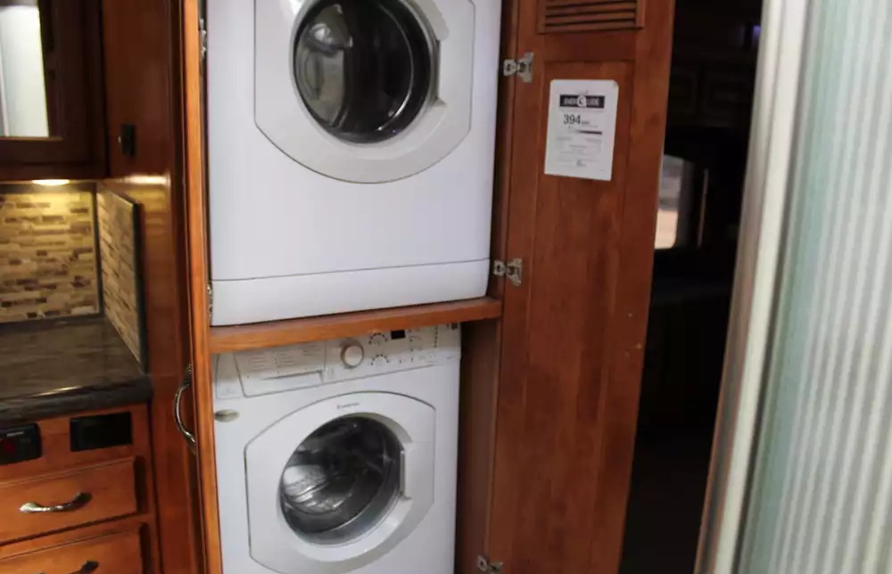 2013 Monaco Knight 40DFT - Image 29