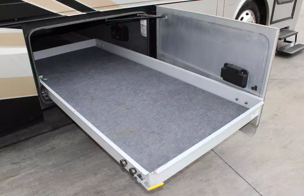 2013 Tiffin Phaeton 36GH - Image 25