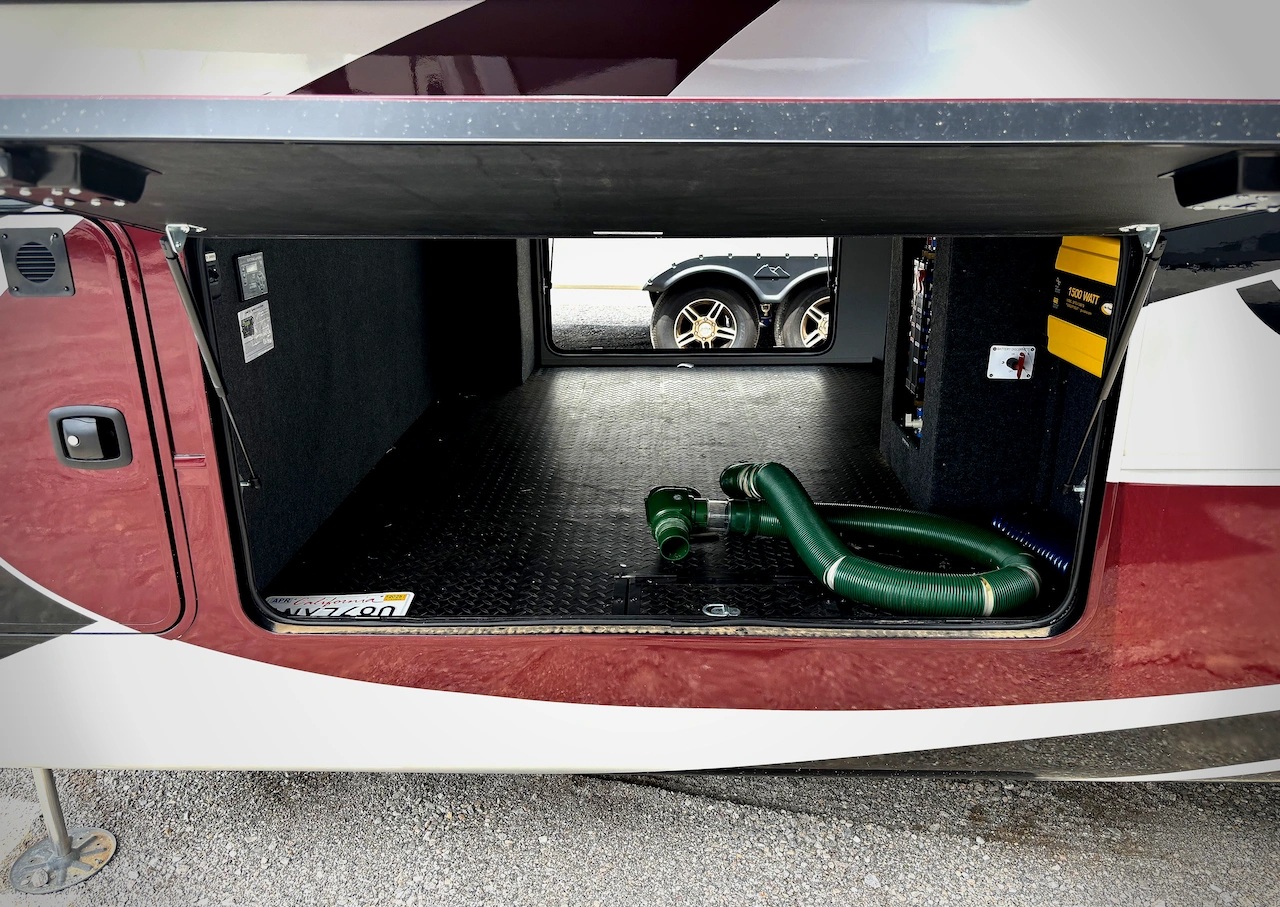 2024 Forest River RiverStone 425FO - Image 7