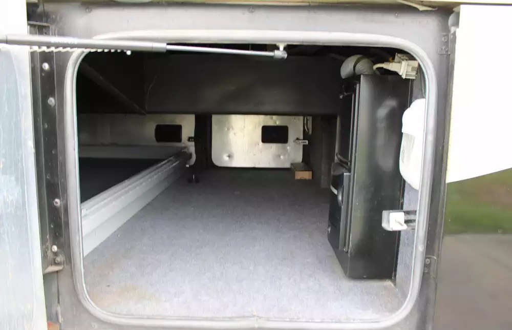 2013 Tiffin Phaeton 36GH - Image 26