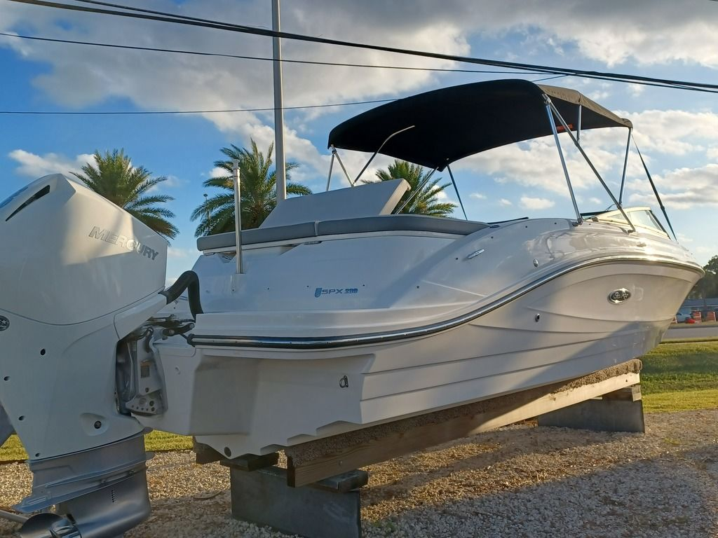 2020 Sea Ray SLX 230 - Image 13