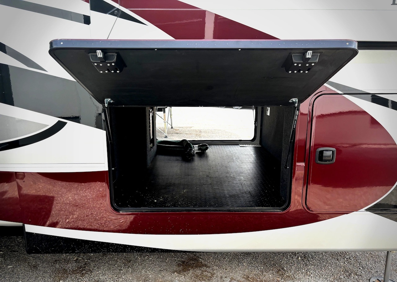 2024 Forest River RiverStone 425FO - Image 9