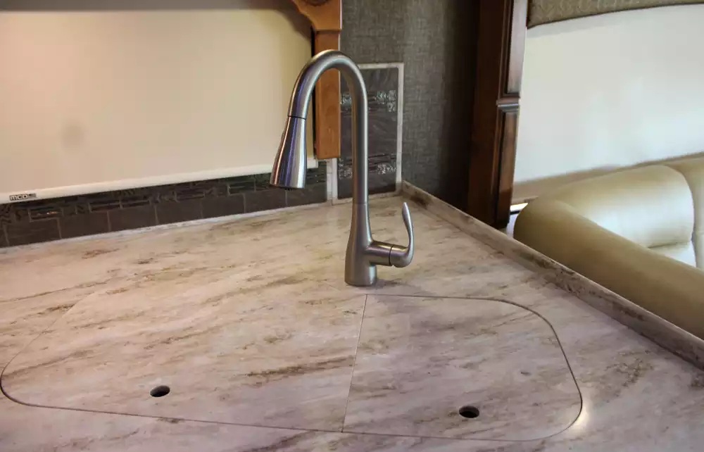 2013 Monaco Knight 40DFT - Image 32