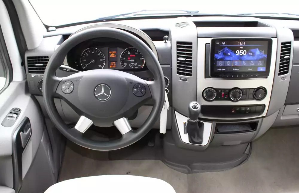 2017 Leisure Travel Unity Series U24MB - Image 34