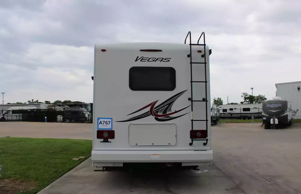 2023 Thor Vegas 24.1 - Image 32