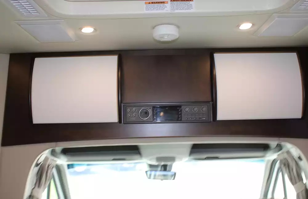 2017 Leisure Travel Unity Series U24MB - Image 36