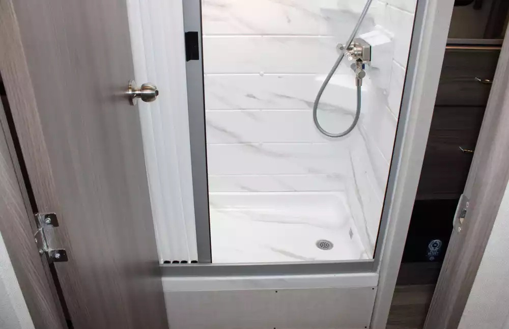 2024 Thor Tiburon 24RW - Image 37