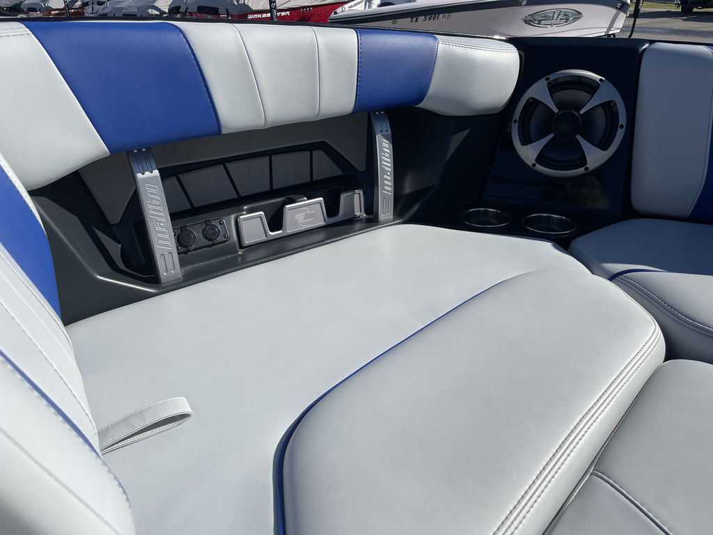 2020 Malibu Boats 23 MXZ - Image 35