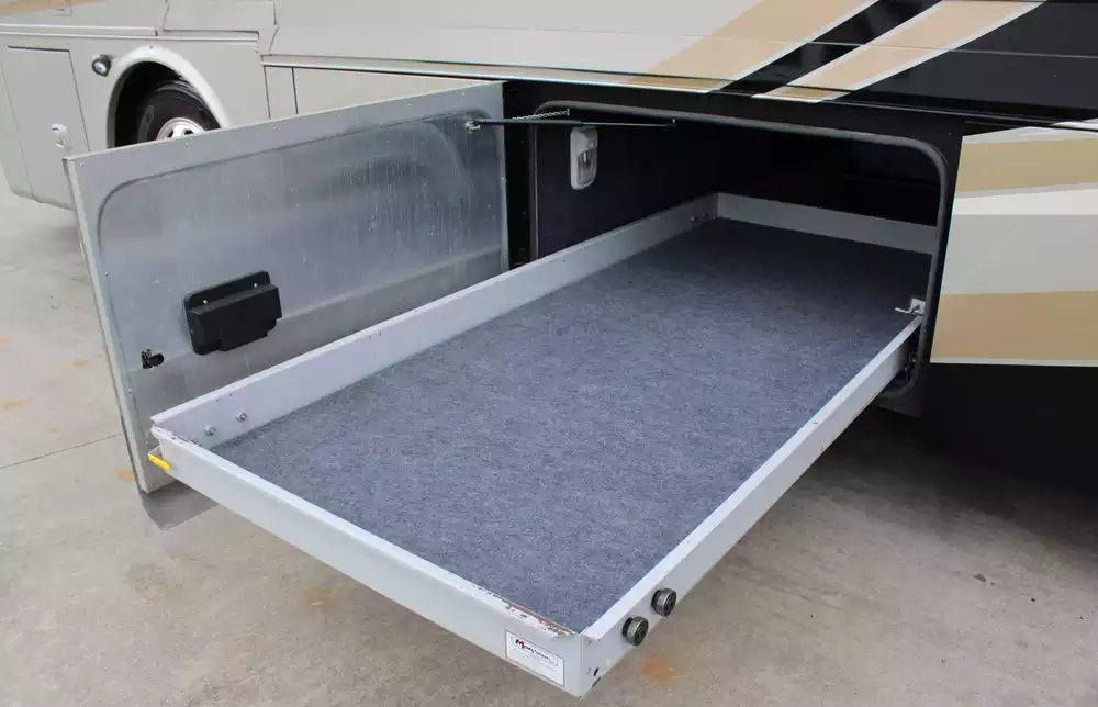 2013 Tiffin Phaeton 36GH - Image 32