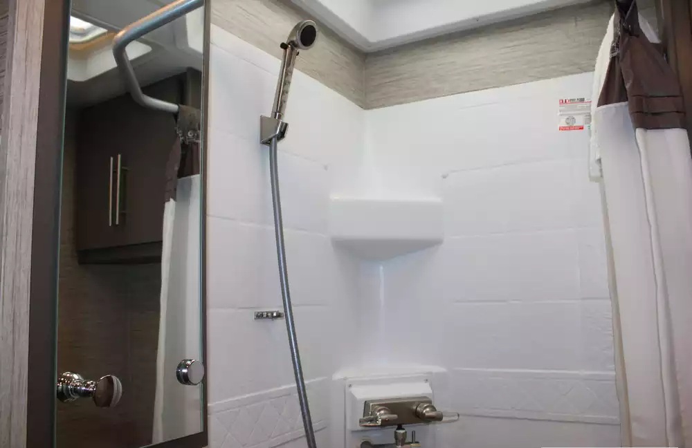 2023 Thor Vegas 24.1 - Image 36