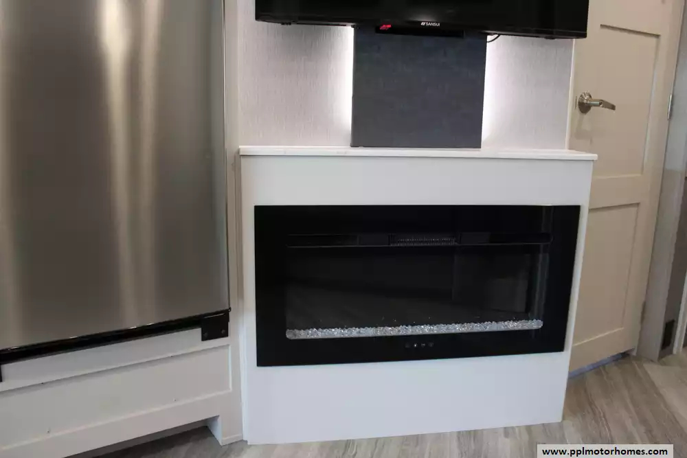 2023 Fleetwood Fortis 34M - Image 40