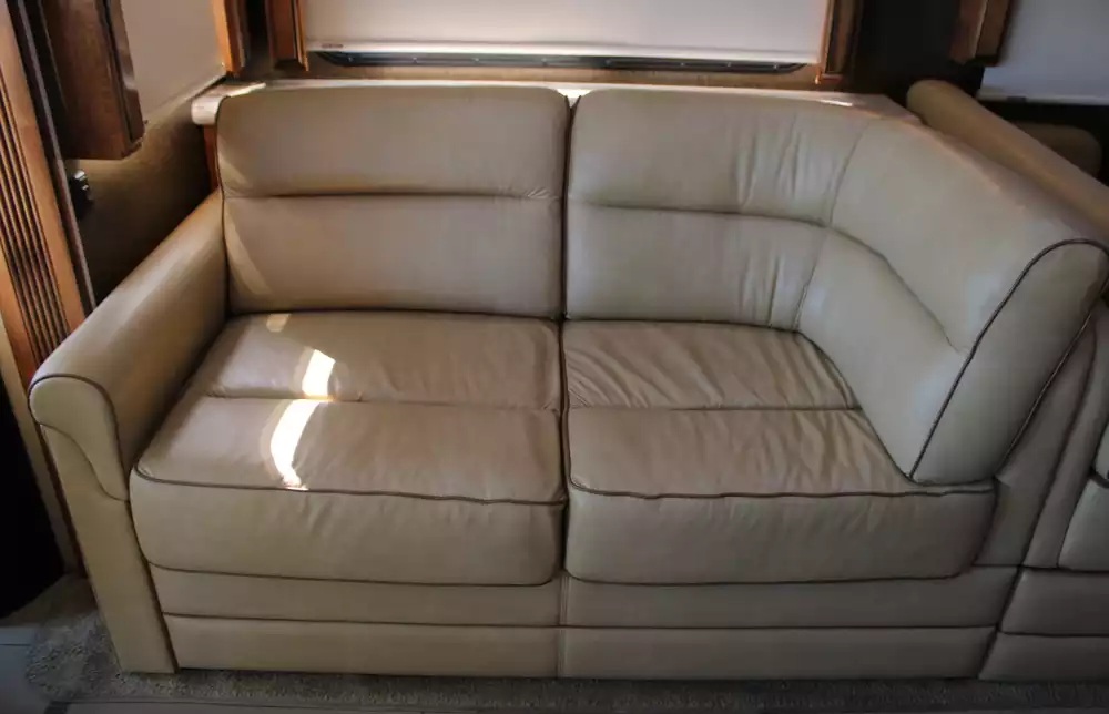 2013 Monaco Knight 40DFT - Image 40