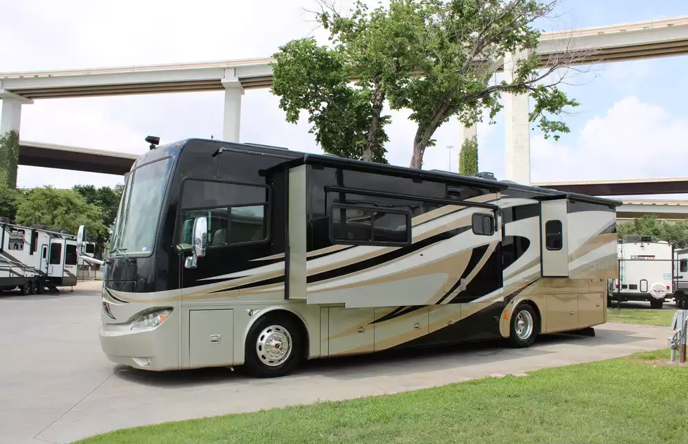 2013 Tiffin Phaeton 36GH