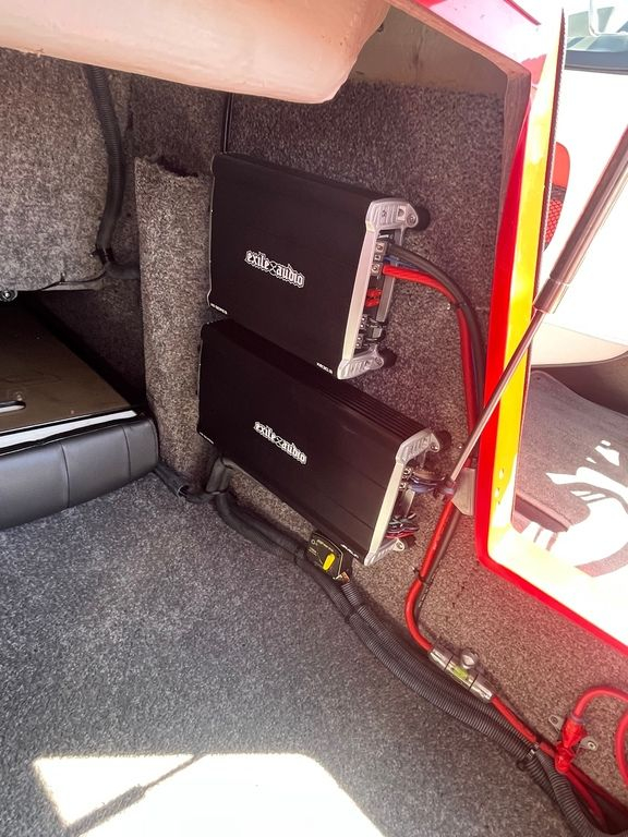 2016 MB Tomcat - Image 42