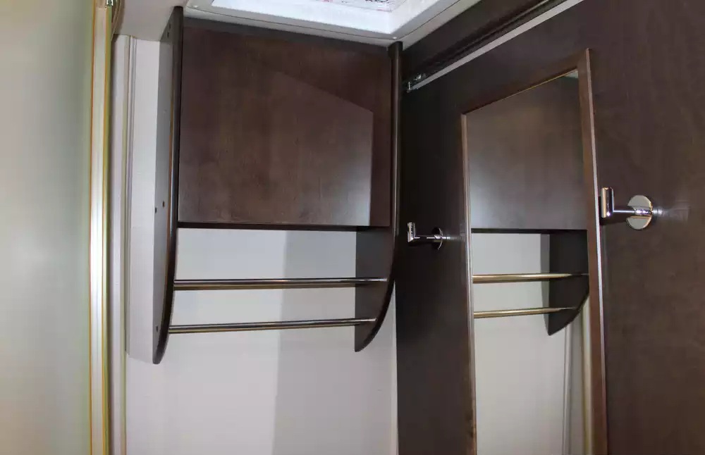 2017 Leisure Travel Unity Series U24MB - Image 45