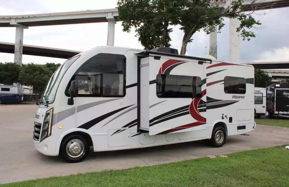 2023 Thor Vegas 24.1 - Image 4