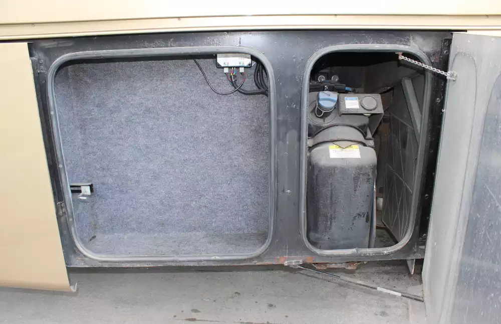 2013 Tiffin Phaeton 36GH - Image 39