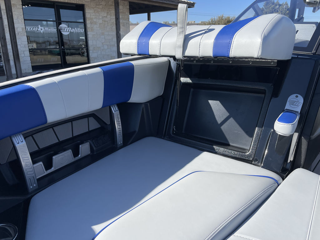 2020 Malibu Boats 23 MXZ - Image 9