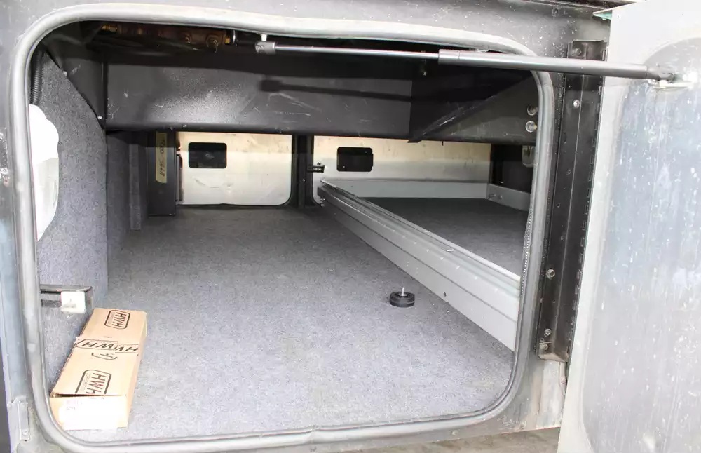 2013 Tiffin Phaeton 36GH - Image 40