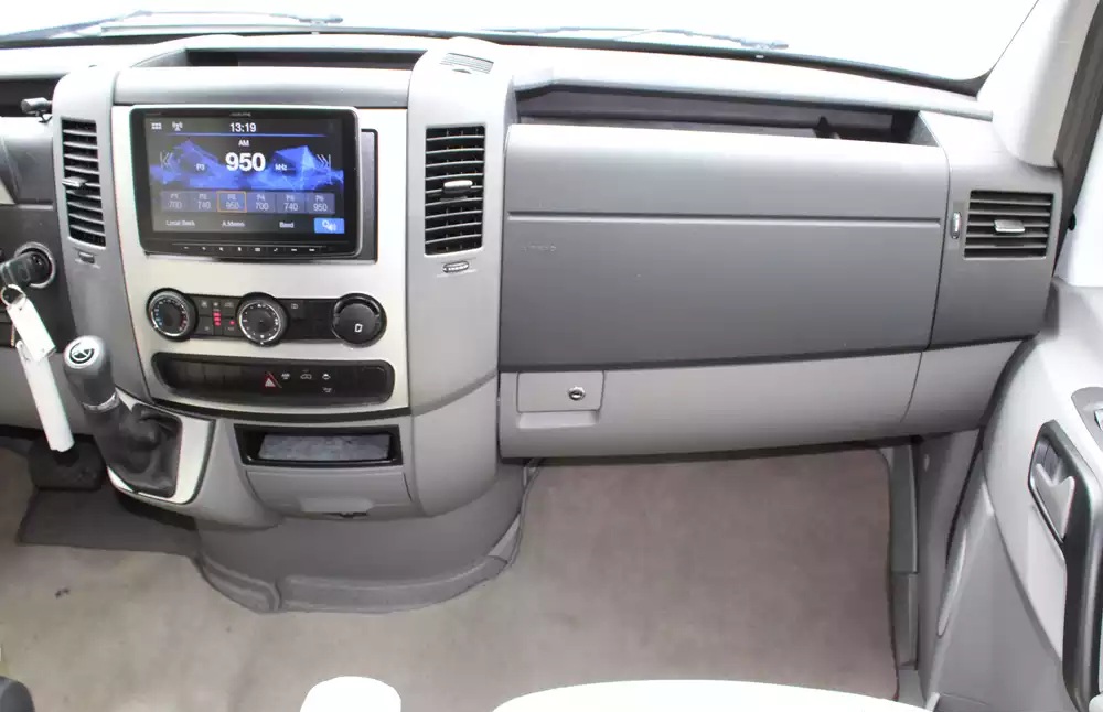 2017 Leisure Travel Unity Series U24MB - Image 47