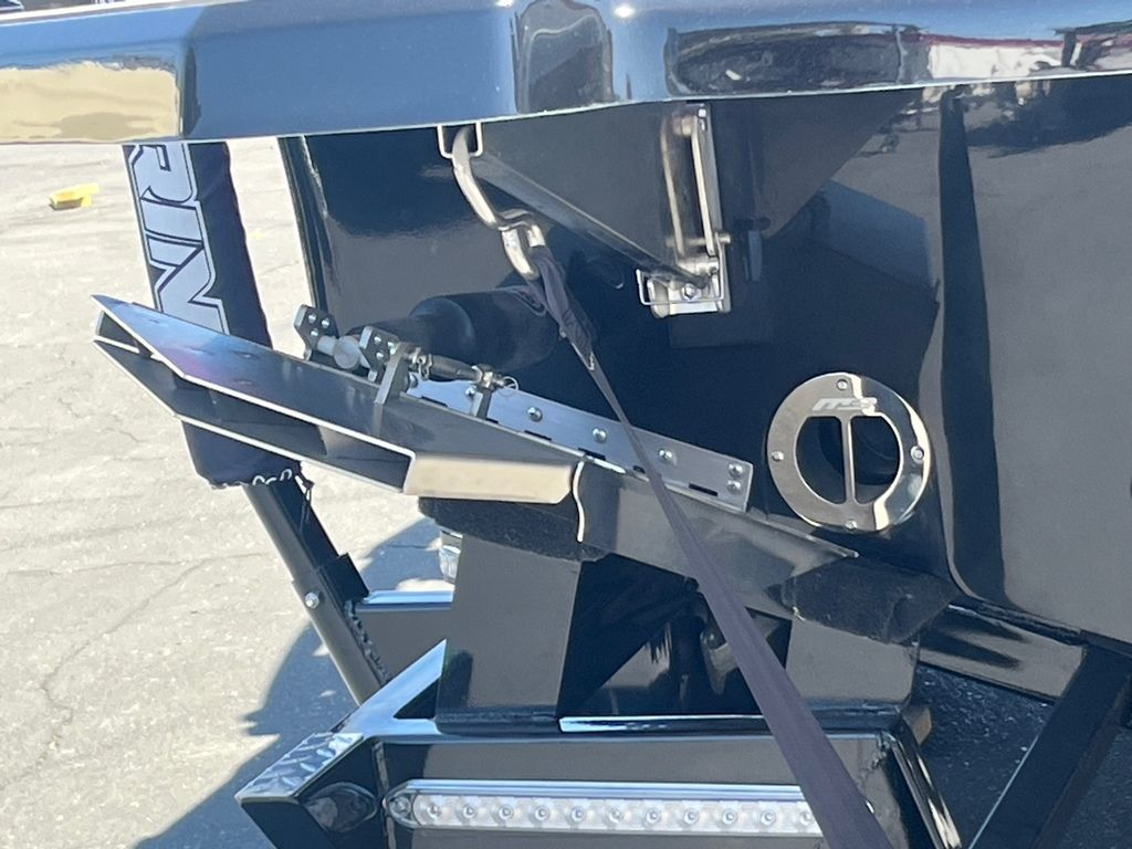 2016 MB Tomcat - Image 8