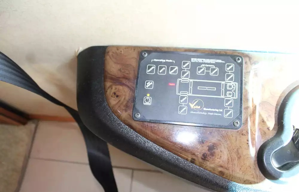 2013 Monaco Knight 40DFT - Image 47