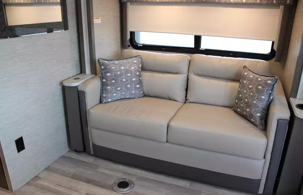 2023 Thor Vegas 24.1 - Image 46