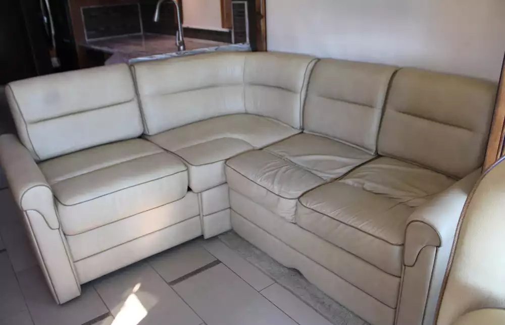 2013 Monaco Knight 40DFT - Image 51