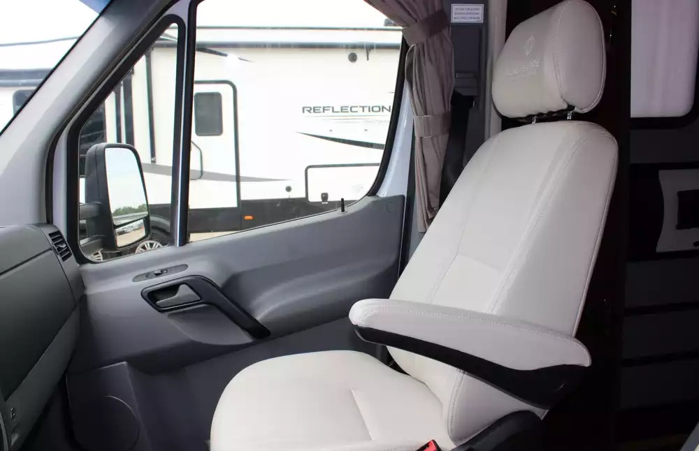 2017 Leisure Travel Unity Series U24MB - Image 51