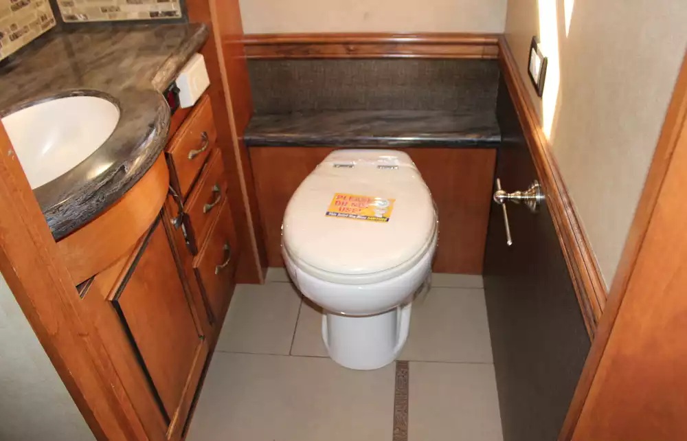 2013 Monaco Knight 40DFT - Image 52