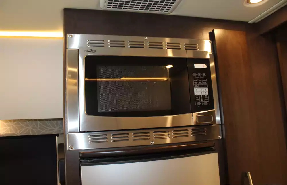 2017 Leisure Travel Unity Series U24MB - Image 52