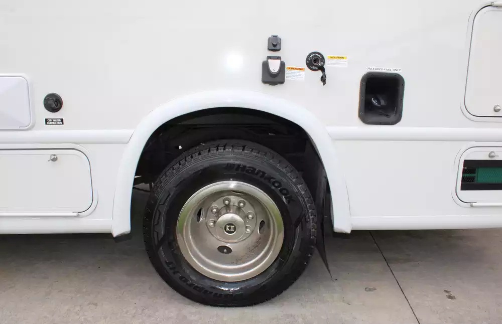 2023 Thor Vegas 24.1 - Image 51