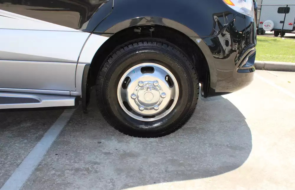 2024 Thor Tiburon 24RW - Image 8