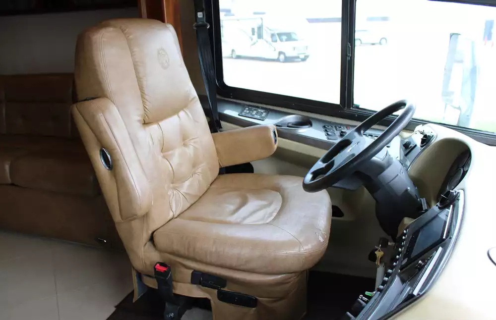 2013 Tiffin Phaeton 36GH - Image 47