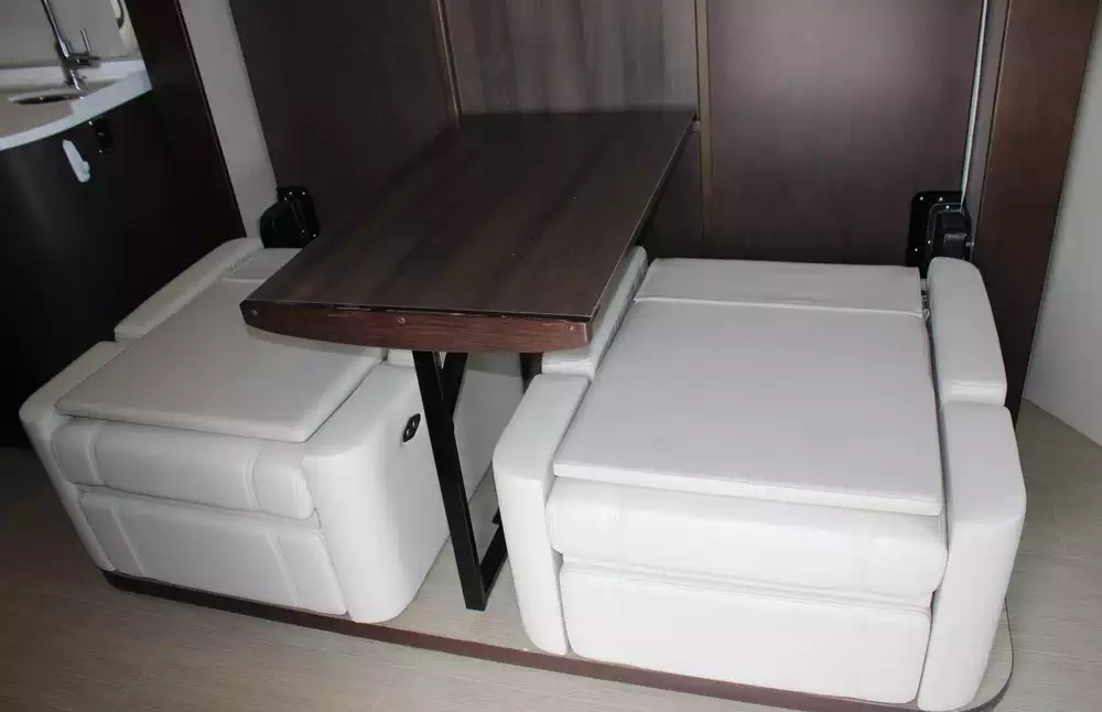 2017 Leisure Travel Unity Series U24MB - Image 5