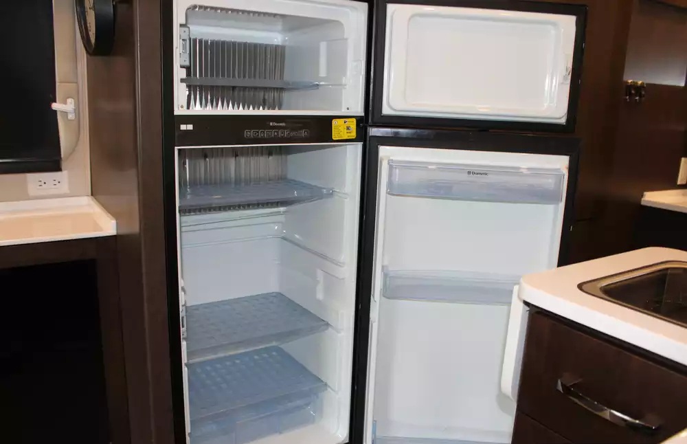 2017 Leisure Travel Unity Series U24MB - Image 8