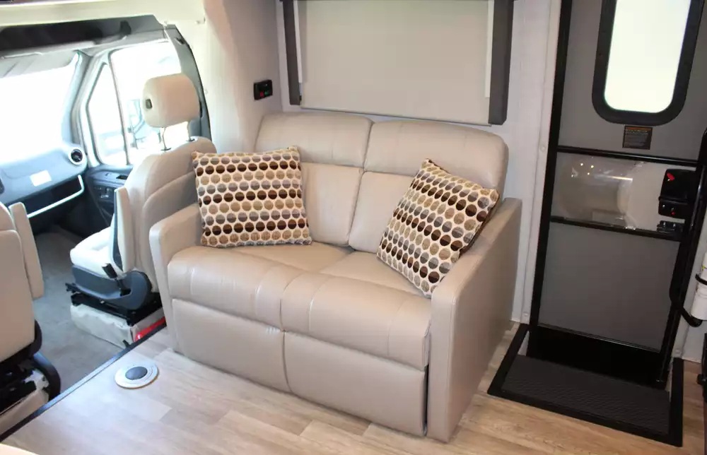 2024 Thor Tiburon 24RW - Image 11